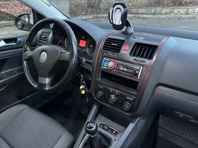 Черный Фольксваген Гольф, объемом двигателя 1.6 л и пробегом 329 тыс. км за 4300 $, фото 13 на Automoto.ua