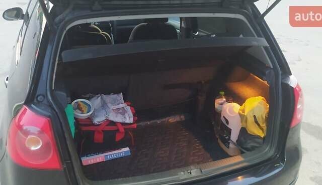 Черный Фольксваген Гольф, объемом двигателя 1.6 л и пробегом 222 тыс. км за 6100 $, фото 8 на Automoto.ua