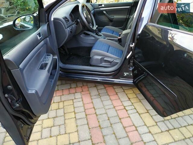 Черный Фольксваген Гольф, объемом двигателя 0 л и пробегом 206 тыс. км за 6400 $, фото 14 на Automoto.ua