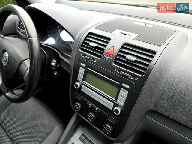 Чорний Фольксваген Гольф, об'ємом двигуна 1.6 л та пробігом 230 тис. км за 6450 $, фото 69 на Automoto.ua