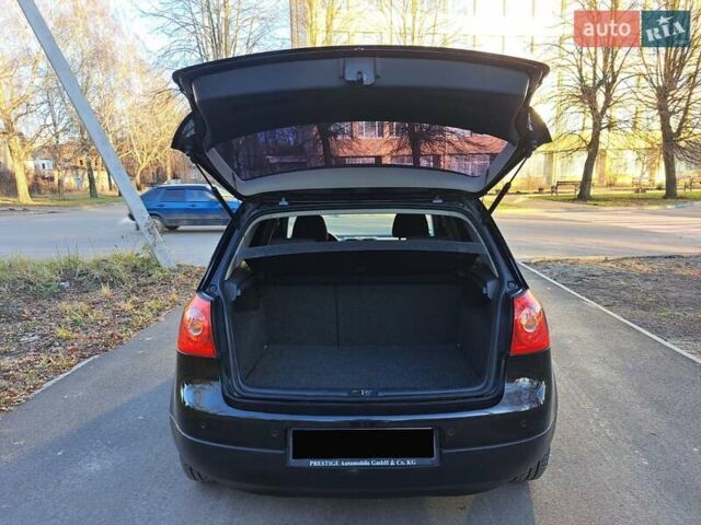 Черный Фольксваген Гольф, объемом двигателя 1.39 л и пробегом 220 тыс. км за 6400 $, фото 42 на Automoto.ua