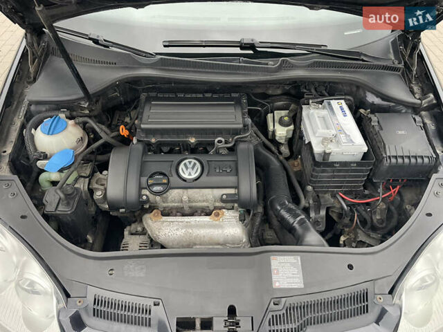 Черный Фольксваген Гольф, объемом двигателя 1.4 л и пробегом 219 тыс. км за 6300 $, фото 12 на Automoto.ua