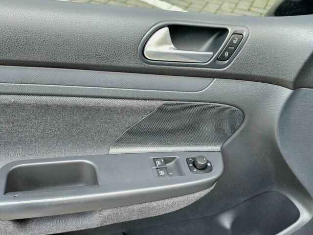 Чорний Фольксваген Гольф, об'ємом двигуна 1.9 л та пробігом 203 тис. км за 4800 $, фото 4 на Automoto.ua