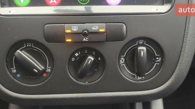 Черный Фольксваген Гольф, объемом двигателя 1.6 л и пробегом 207 тыс. км за 6200 $, фото 17 на Automoto.ua