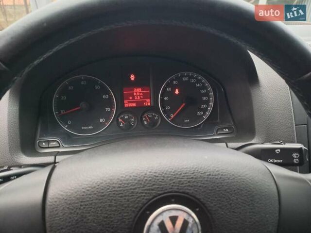 Черный Фольксваген Гольф, объемом двигателя 1.4 л и пробегом 207 тыс. км за 5700 $, фото 22 на Automoto.ua