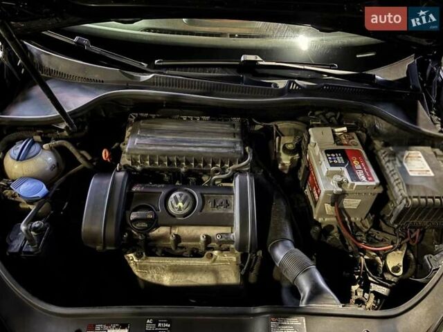 Черный Фольксваген Гольф, объемом двигателя 1.39 л и пробегом 193 тыс. км за 4700 $, фото 15 на Automoto.ua