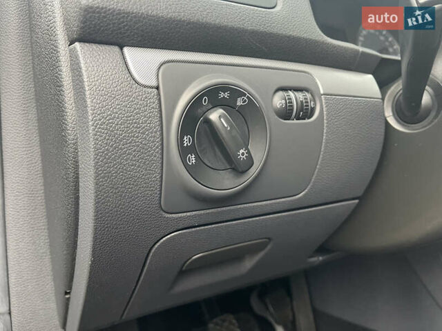 Черный Фольксваген Гольф, объемом двигателя 1.6 л и пробегом 253 тыс. км за 6250 $, фото 73 на Automoto.ua