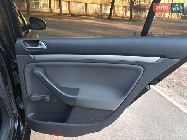 Черный Фольксваген Гольф, объемом двигателя 1.39 л и пробегом 220 тыс. км за 6400 $, фото 26 на Automoto.ua