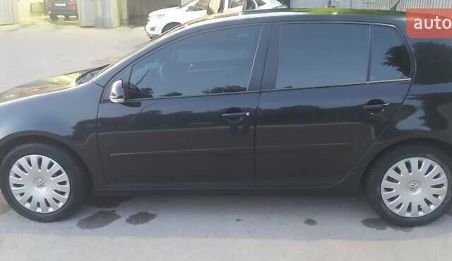 Черный Фольксваген Гольф, объемом двигателя 1.6 л и пробегом 222 тыс. км за 6100 $, фото 1 на Automoto.ua