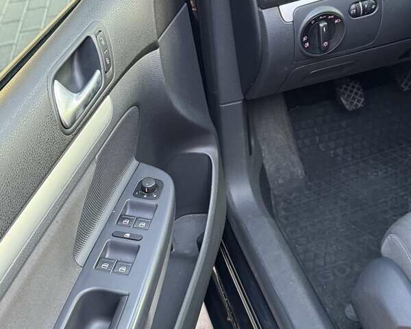 Черный Фольксваген Гольф, объемом двигателя 1.39 л и пробегом 191 тыс. км за 6700 $, фото 14 на Automoto.ua