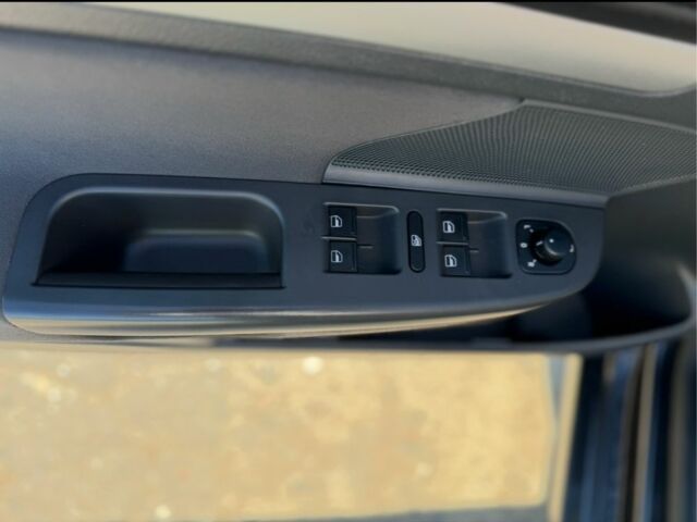 Черный Фольксваген Гольф, объемом двигателя 1.6 л и пробегом 191 тыс. км за 7900 $, фото 11 на Automoto.ua