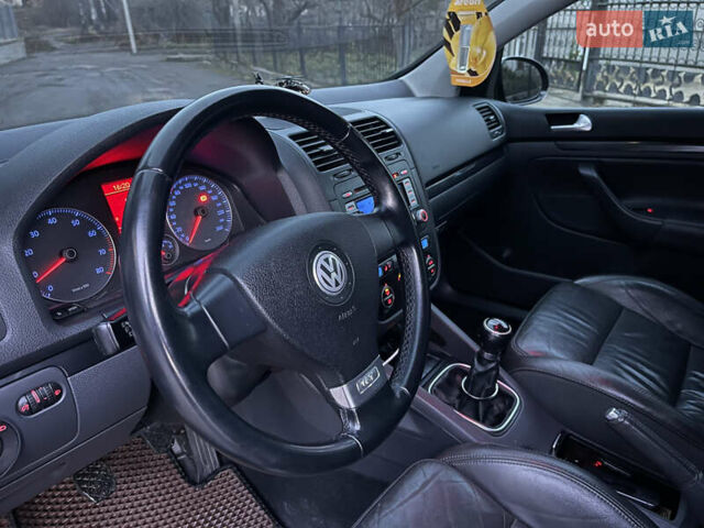 Черный Фольксваген Гольф, объемом двигателя 1.39 л и пробегом 183 тыс. км за 5450 $, фото 12 на Automoto.ua