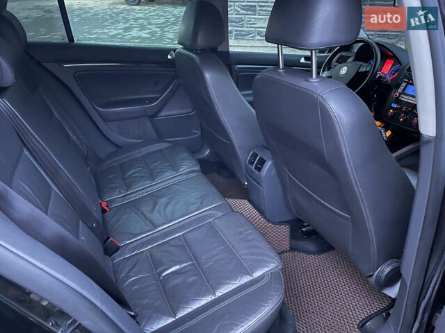 Черный Фольксваген Гольф, объемом двигателя 1.39 л и пробегом 183 тыс. км за 5450 $, фото 19 на Automoto.ua