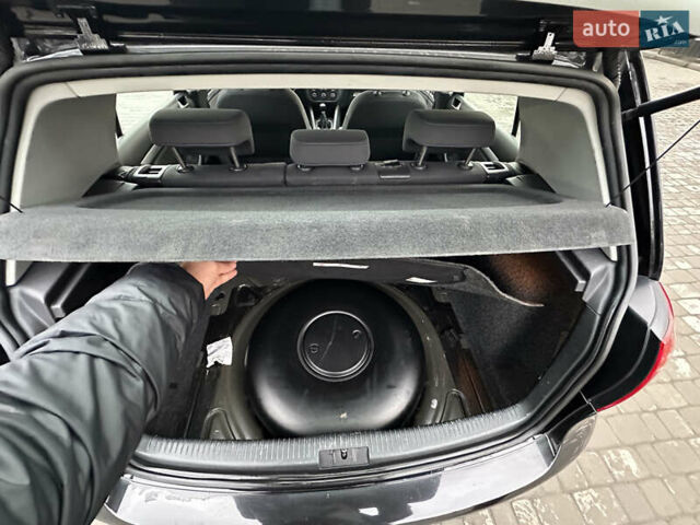 Черный Фольксваген Гольф, объемом двигателя 1.6 л и пробегом 213 тыс. км за 5850 $, фото 13 на Automoto.ua