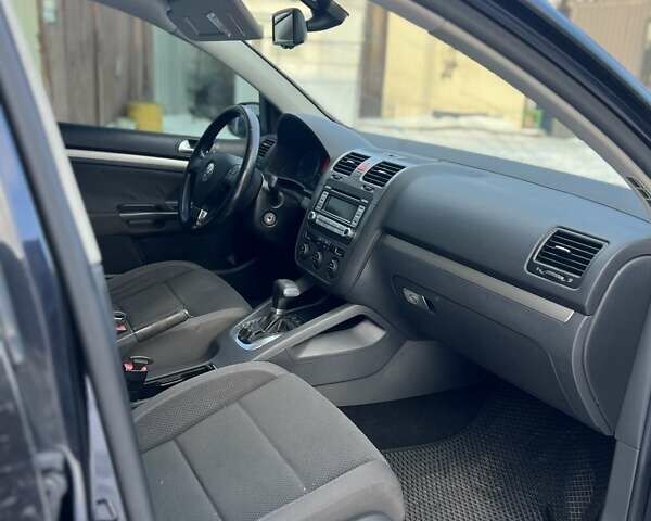 Чорний Фольксваген Гольф, об'ємом двигуна 1.97 л та пробігом 200 тис. км за 6400 $, фото 9 на Automoto.ua