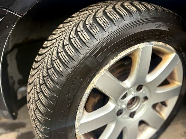 Черный Фольксваген Гольф, объемом двигателя 1.6 л и пробегом 215 тыс. км за 6500 $, фото 12 на Automoto.ua