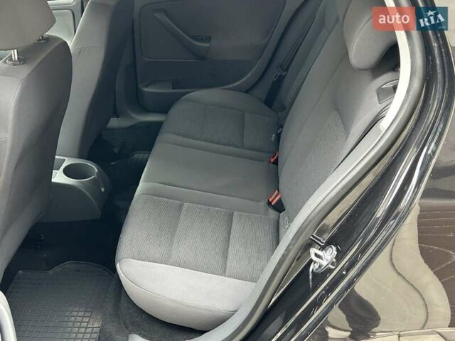 Черный Фольксваген Гольф, объемом двигателя 1.6 л и пробегом 196 тыс. км за 6200 $, фото 39 на Automoto.ua