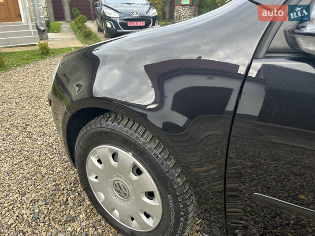 Черный Фольксваген Гольф, объемом двигателя 1.6 л и пробегом 253 тыс. км за 6250 $, фото 57 на Automoto.ua