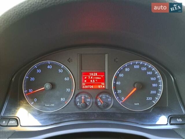 Черный Фольксваген Гольф, объемом двигателя 1.39 л и пробегом 220 тыс. км за 6400 $, фото 40 на Automoto.ua