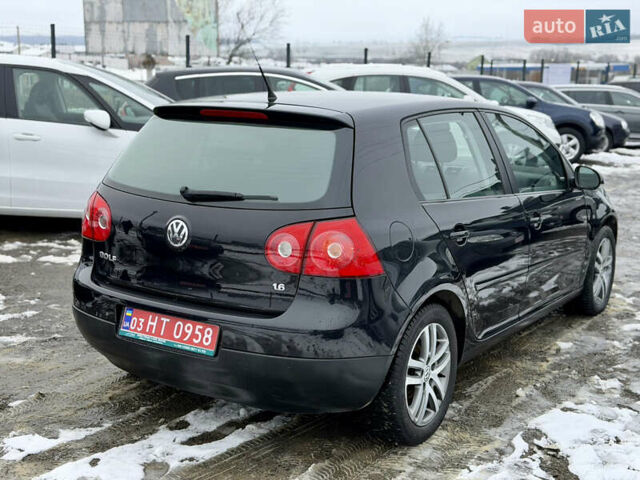Черный Фольксваген Гольф, объемом двигателя 1.6 л и пробегом 265 тыс. км за 6350 $, фото 5 на Automoto.ua