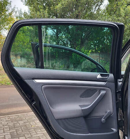 Черный Фольксваген Гольф, объемом двигателя 1.6 л и пробегом 237 тыс. км за 6500 $, фото 22 на Automoto.ua