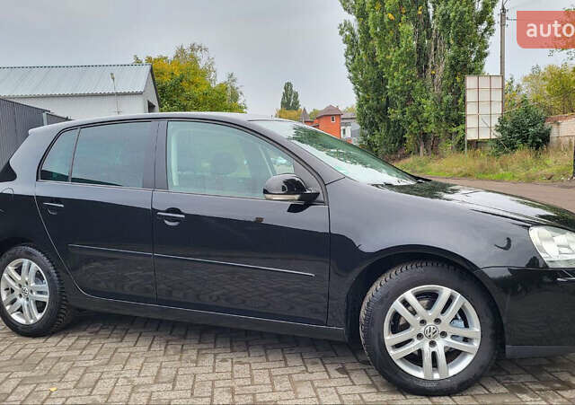 Черный Фольксваген Гольф, объемом двигателя 1.6 л и пробегом 237 тыс. км за 6500 $, фото 5 на Automoto.ua