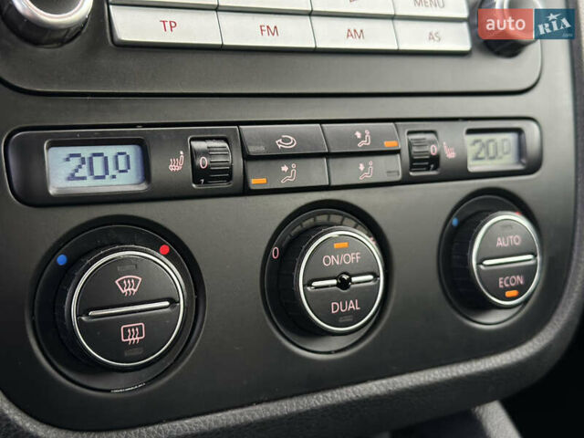 Черный Фольксваген Гольф, объемом двигателя 1.4 л и пробегом 191 тыс. км за 5590 $, фото 11 на Automoto.ua