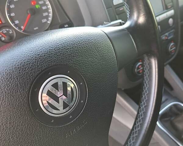 Черный Фольксваген Гольф, объемом двигателя 1.39 л и пробегом 220 тыс. км за 6400 $, фото 20 на Automoto.ua