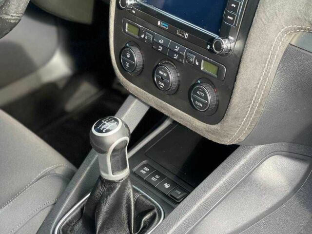 Черный Фольксваген Гольф, объемом двигателя 2 л и пробегом 228 тыс. км за 5600 $, фото 16 на Automoto.ua