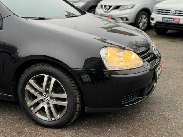 Черный Фольксваген Гольф, объемом двигателя 1.4 л и пробегом 163 тыс. км за 5990 $, фото 3 на Automoto.ua