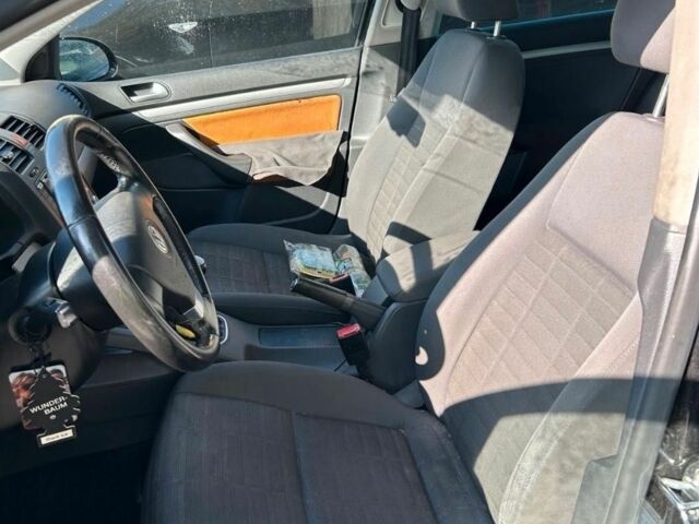 Чорний Фольксваген Гольф, об'ємом двигуна 1.6 л та пробігом 200 тис. км за 4850 $, фото 5 на Automoto.ua