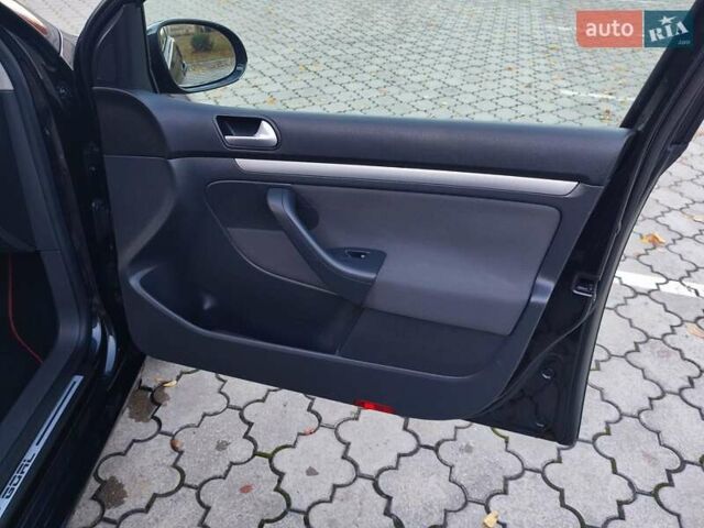 Чорний Фольксваген Гольф, об'ємом двигуна 1.6 л та пробігом 212 тис. км за 6750 $, фото 38 на Automoto.ua