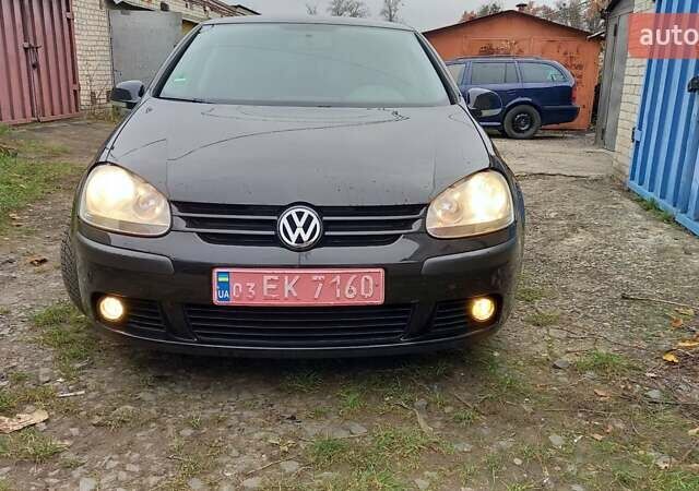 Черный Фольксваген Гольф, объемом двигателя 1.6 л и пробегом 246 тыс. км за 5099 $, фото 28 на Automoto.ua