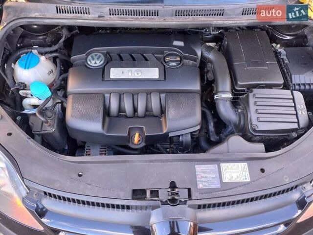 Черный Фольксваген Гольф, объемом двигателя 1.6 л и пробегом 200 тыс. км за 5650 $, фото 25 на Automoto.ua