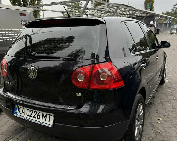 Черный Фольксваген Гольф, объемом двигателя 1.6 л и пробегом 243 тыс. км за 6300 $, фото 17 на Automoto.ua