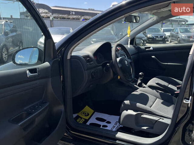 Чорний Фольксваген Гольф, об'ємом двигуна 1.6 л та пробігом 188 тис. км за 5500 $, фото 12 на Automoto.ua