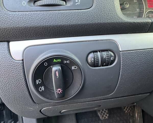 Черный Фольксваген Гольф, объемом двигателя 1.39 л и пробегом 191 тыс. км за 6700 $, фото 18 на Automoto.ua