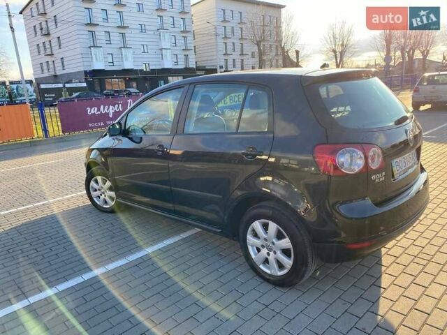 Черный Фольксваген Гольф, объемом двигателя 1.6 л и пробегом 141 тыс. км за 6600 $, фото 4 на Automoto.ua