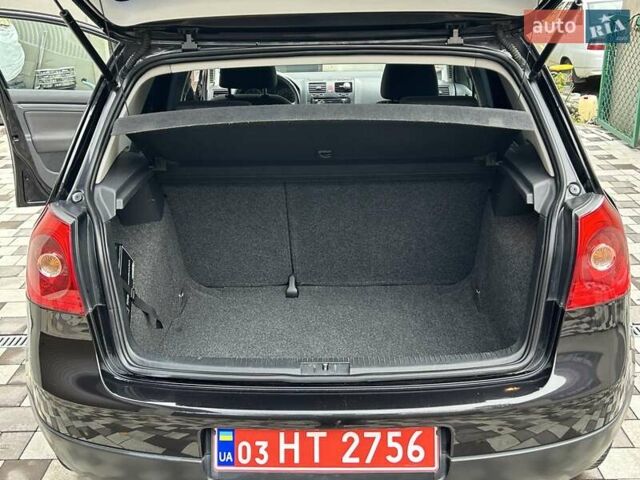 Черный Фольксваген Гольф, объемом двигателя 1.6 л и пробегом 196 тыс. км за 6200 $, фото 41 на Automoto.ua