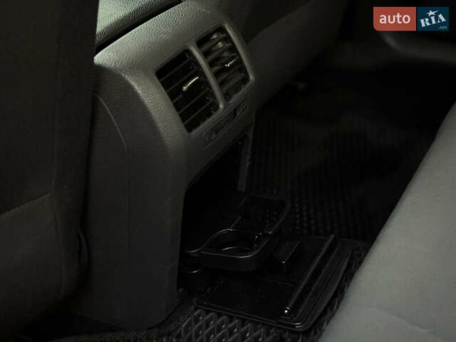 Черный Фольксваген Гольф, объемом двигателя 1.6 л и пробегом 290 тыс. км за 6350 $, фото 9 на Automoto.ua