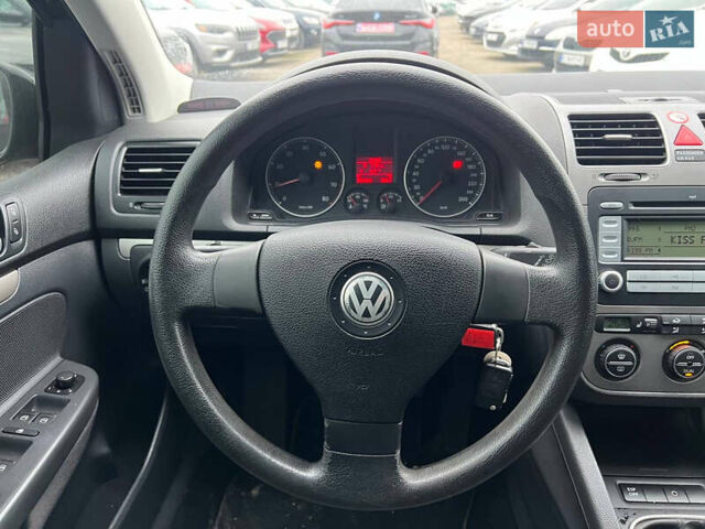 Чорний Фольксваген Гольф, об'ємом двигуна 1.6 л та пробігом 224 тис. км за 6550 $, фото 10 на Automoto.ua