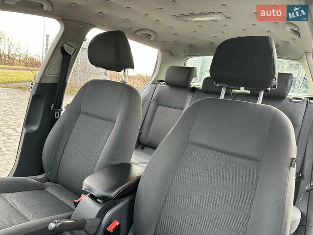 Чорний Фольксваген Гольф, об'ємом двигуна 1.6 л та пробігом 329 тис. км за 4350 $, фото 20 на Automoto.ua