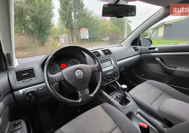 Черный Фольксваген Гольф, объемом двигателя 1.6 л и пробегом 237 тыс. км за 6500 $, фото 31 на Automoto.ua