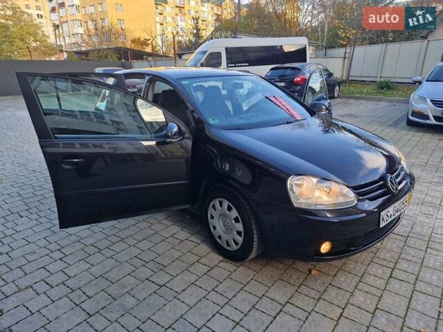 Черный Фольксваген Гольф, объемом двигателя 1.6 л и пробегом 255 тыс. км за 5950 $, фото 34 на Automoto.ua