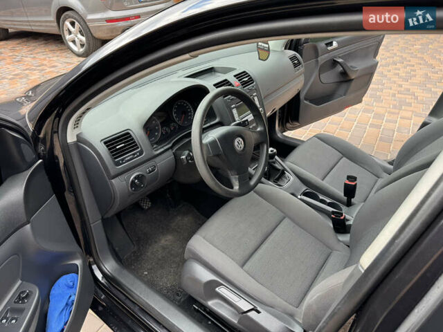 Черный Фольксваген Гольф, объемом двигателя 1.4 л и пробегом 246 тыс. км за 5600 $, фото 10 на Automoto.ua