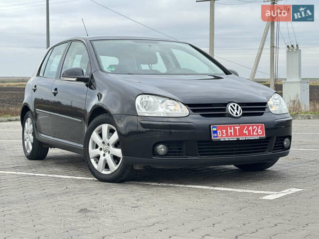 Черный Фольксваген Гольф, объемом двигателя 1.6 л и пробегом 218 тыс. км за 5900 $, фото 4 на Automoto.ua
