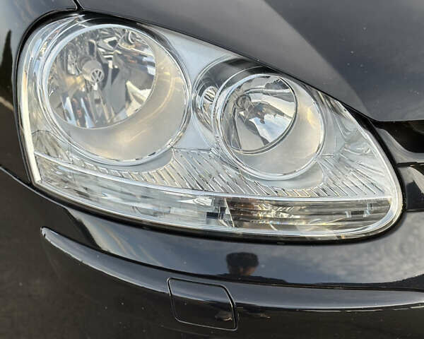 Черный Фольксваген Гольф, объемом двигателя 1.6 л и пробегом 232 тыс. км за 5750 $, фото 6 на Automoto.ua