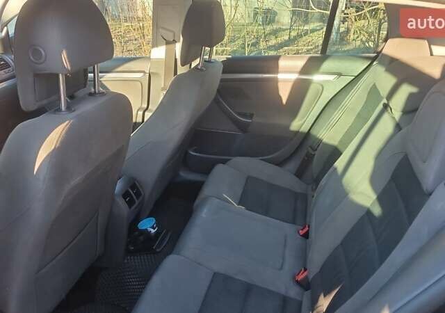 Черный Фольксваген Гольф, объемом двигателя 1.4 л и пробегом 227 тыс. км за 6600 $, фото 14 на Automoto.ua