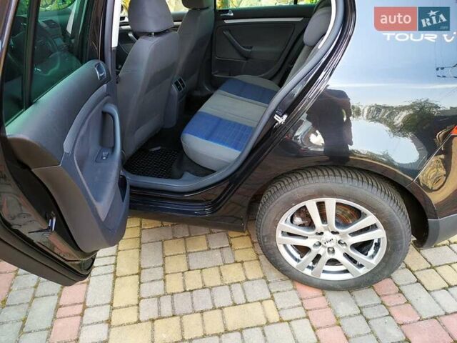 Черный Фольксваген Гольф, объемом двигателя 0 л и пробегом 206 тыс. км за 6400 $, фото 21 на Automoto.ua