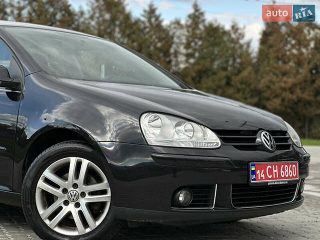 Черный Фольксваген Гольф, объемом двигателя 1.4 л и пробегом 191 тыс. км за 5550 $, фото 48 на Automoto.ua